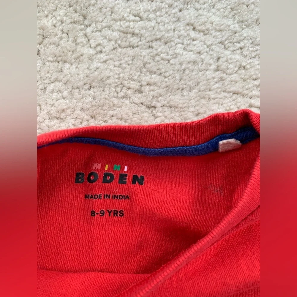 Mini Boden Size 8-9 Years Red Dog Shark Applique Short Sleeve T-Shirt